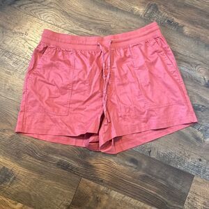 NWOT GAP Shorts size L​​